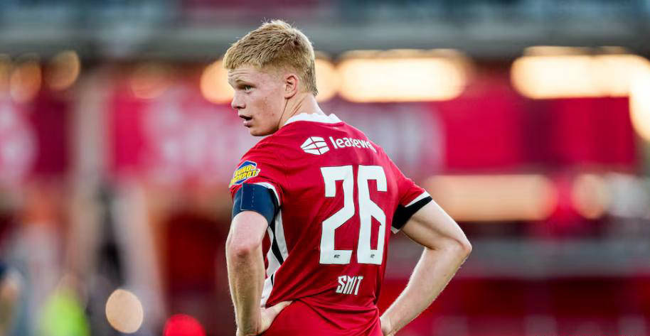 皇马夏季转会瞄准史密特，中场与后防迎来新变革